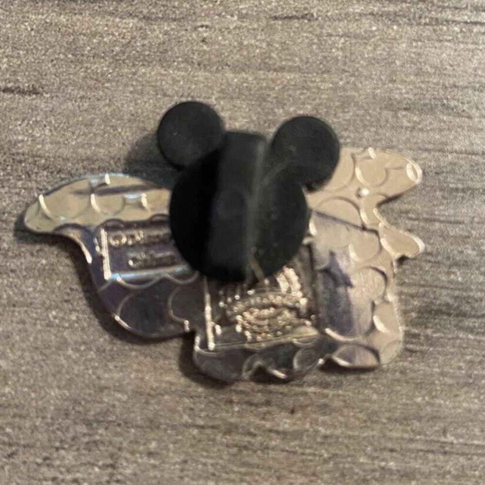 Disney Park - 2010 Mini-Pin Collection - Cute Disney Animals - Dumbo Pin Only - Picture 3 of 3